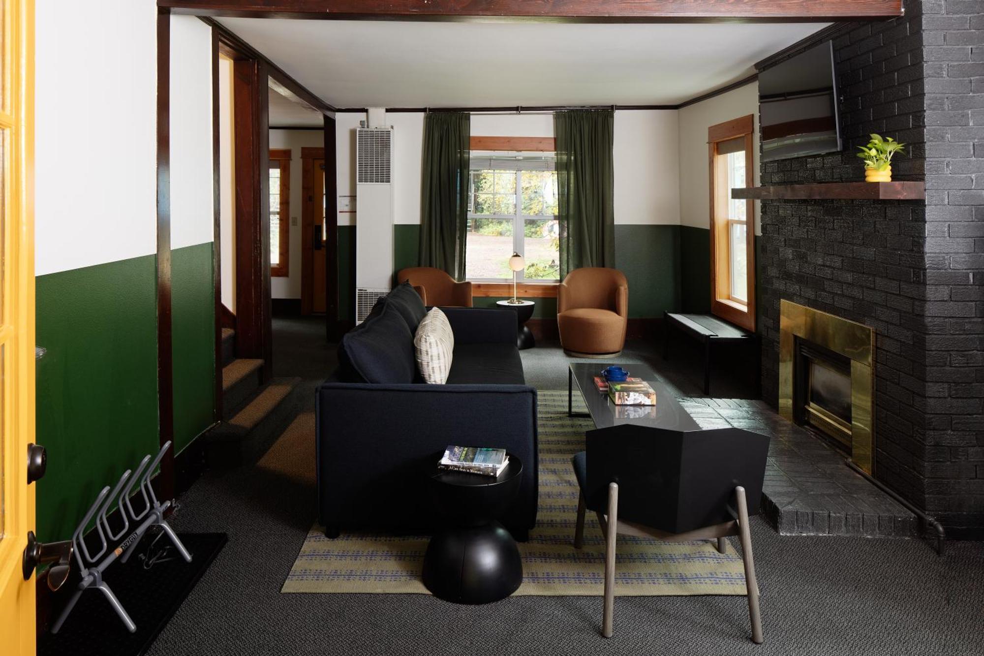 The Izaak Walton Inn Essex Buitenkant foto