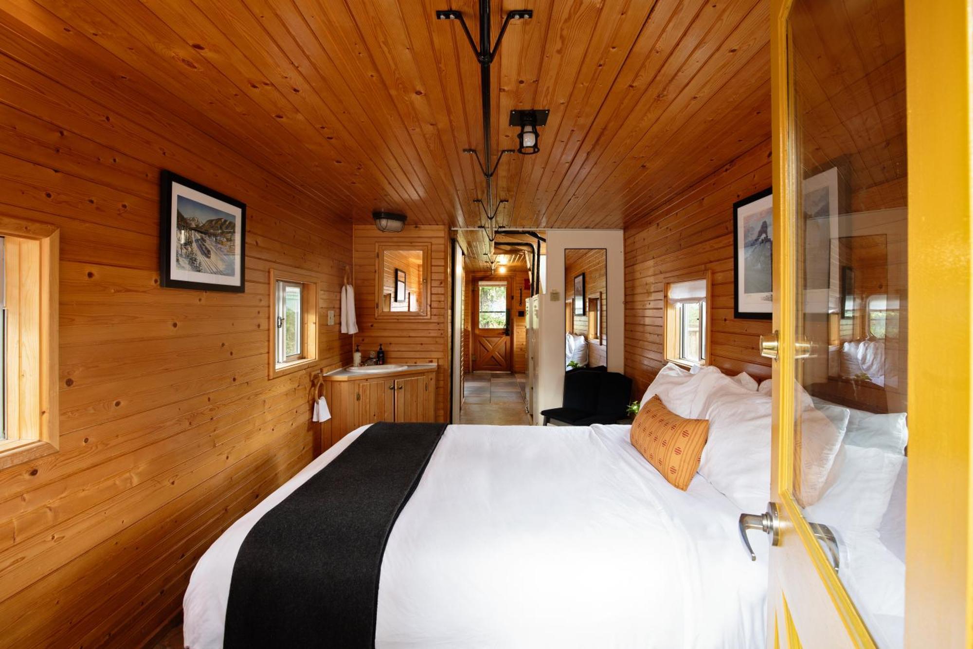 The Izaak Walton Inn Essex Buitenkant foto