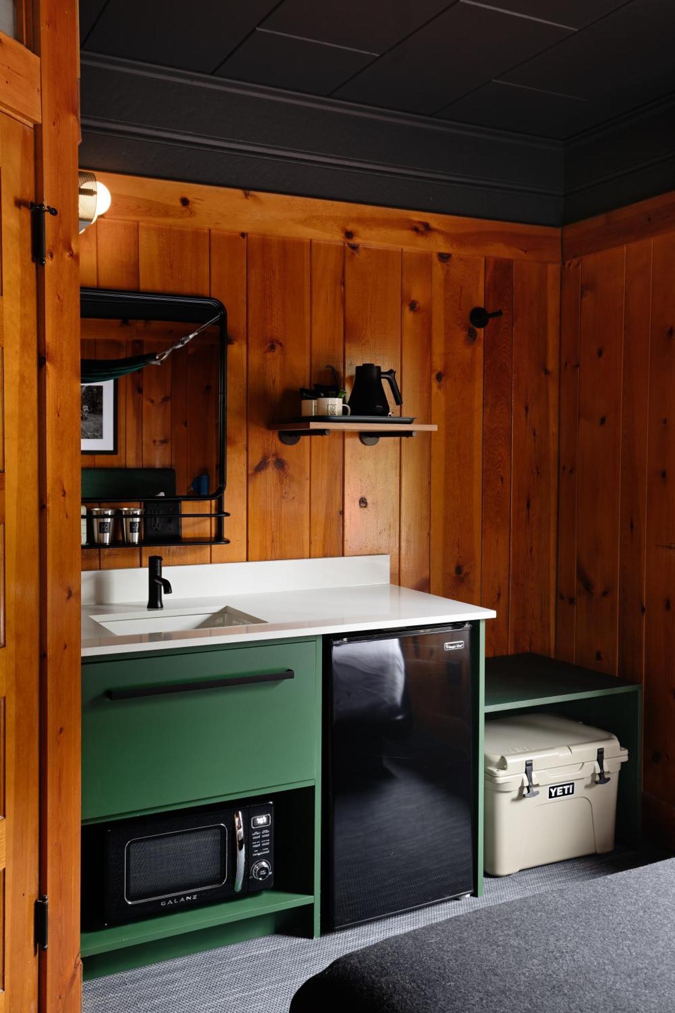 The Izaak Walton Inn Essex Buitenkant foto